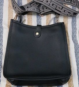 Chic Black Crossbody Bag