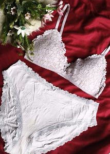 Lace Bra and Panty Set