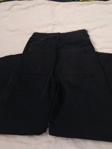 Black Wide LeggedJeans(Bershka)(EUR34)(UK02)(26)High Waist