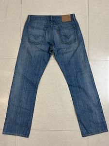 Levi’s straight fit jeans