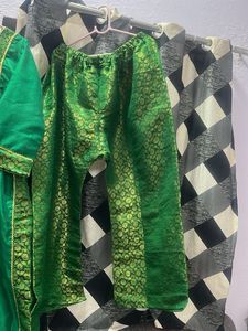 Beautiful Emerald Green Kurta Set