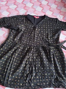 Stylish Black &amp; Gold Printed Kurta