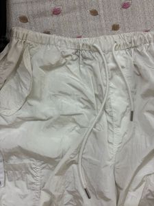 H&amp;M ballon parachute cargo