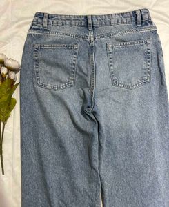 Women Straight Fit Blue Jeans