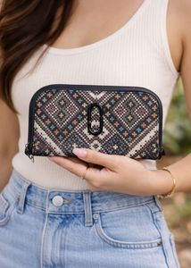 clsso klare  Zip Around Wallet
