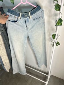 Light Wash Relaxed Fit Jeans