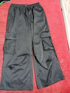 Black Cargo Pants with side pocket
