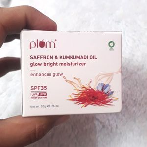 Plum Saffron & Kumkumadi Oil Daily Glow Bright Moi