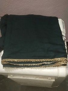 Elegant Emerald Green Saree with blouse peice