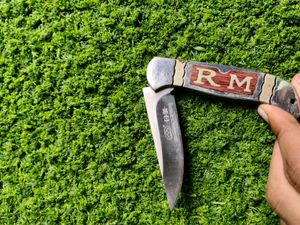 FOLDING POCKET KNIFE – RM INITIAL DESIGN
