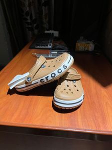 Crocs Classic Sandal: Sunny Yellow