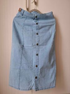 SASSAFRAS Light Wash Denim Midi Skirt