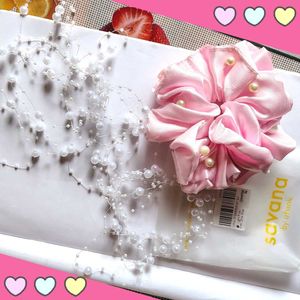 Savana pink pearl scrunchie XL + hair accessories