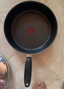 Non Stick Tefal Pan