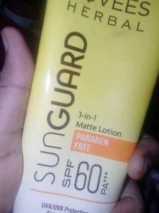 JOVEES Herbal Moisturizer SPF 60