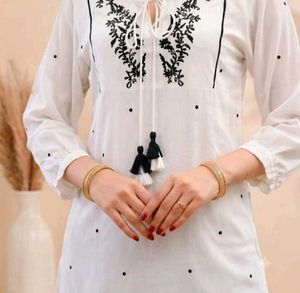 White Kurta with Black Embroidery_S
