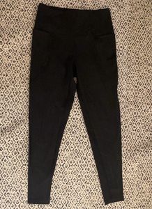 Black High-Waisted Leggings with Pockets