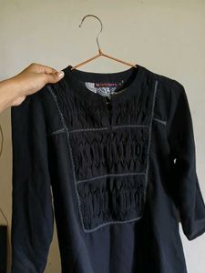 Elegant Black Kurta with Intricate Detailing