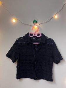 Chic Black Cropped Knit Top