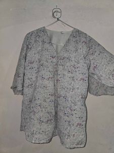 Chic Floral Print V-Neck Blouse