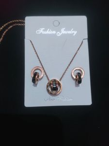 Anti Tarnish Neckpiece And Earrings Set