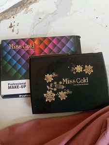 Eyeshadow Palette with Mirror
