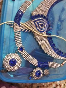 Sparkling Blue &amp; Silver Necklace Set