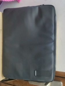 Sleek Black Laptop Sleeve large for 15.6"