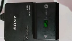 Sony Alpha  A7 Series Battery And Charger Combo
