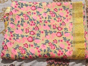 Elegant Floral Print Saree with Golden Border