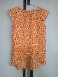 🌼UCB Orange Floral Print Zip Neck Top💌