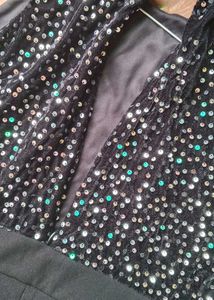 Black sequence jumpsuit with pockets.✨Like new