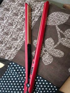 VEGA Red Hair Straightener