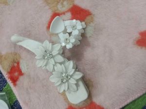 Chic White Flower Hair Clips Set