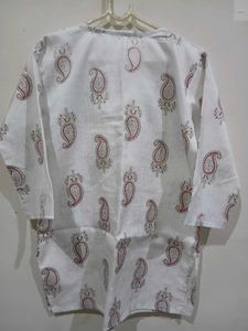 Elegant Paisley Print Kurta