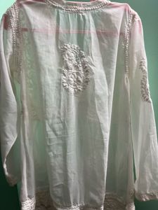 Devalaye Elegant White Chikankari Kurti