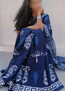 Blue &amp; White Batik Print Malai Cotton Saree