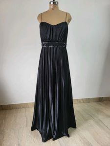 Elegant Black Pleated Maxi Dress