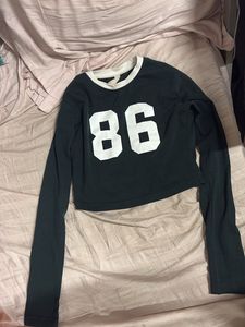 Black "86" Cropped Long Sleeve Top