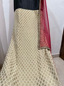 Elegant Embroidered suit &amp; net duppata Set