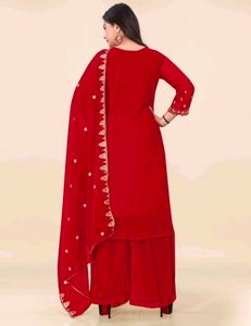 ♥️Elegant Red Embroidered Kurta Set with Dupatta