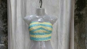 9168. Striped Bandeau Top