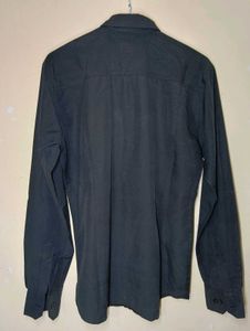 Men's black shirt