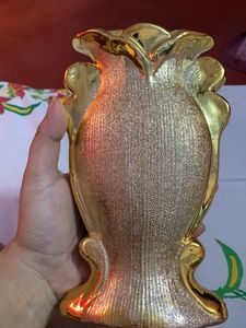 New Golden flower vase with flower motif