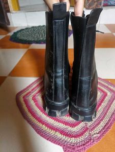 Black boots 👢