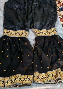 Elegant Black & Gold Embellished Palazzos size:xl