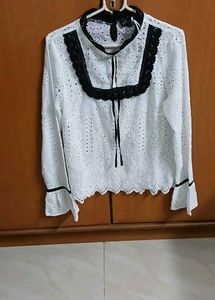Elegant White Lace Blouse - M Size