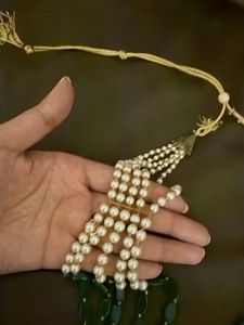 elegant pearl emerald  necklace