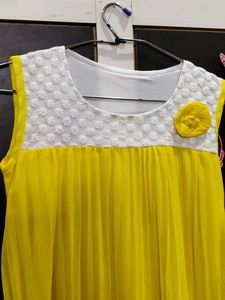 Girls Yellow sleeveless top