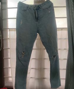 Light Wash Ripped Jeans
